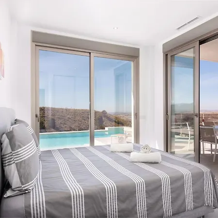 Stunning Mistral Private Pool Willa